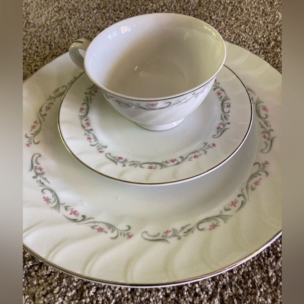 Fine China OF Japan Royal Swirl 3 Tea Cup Bread And Butter Plate & Dinner Plate